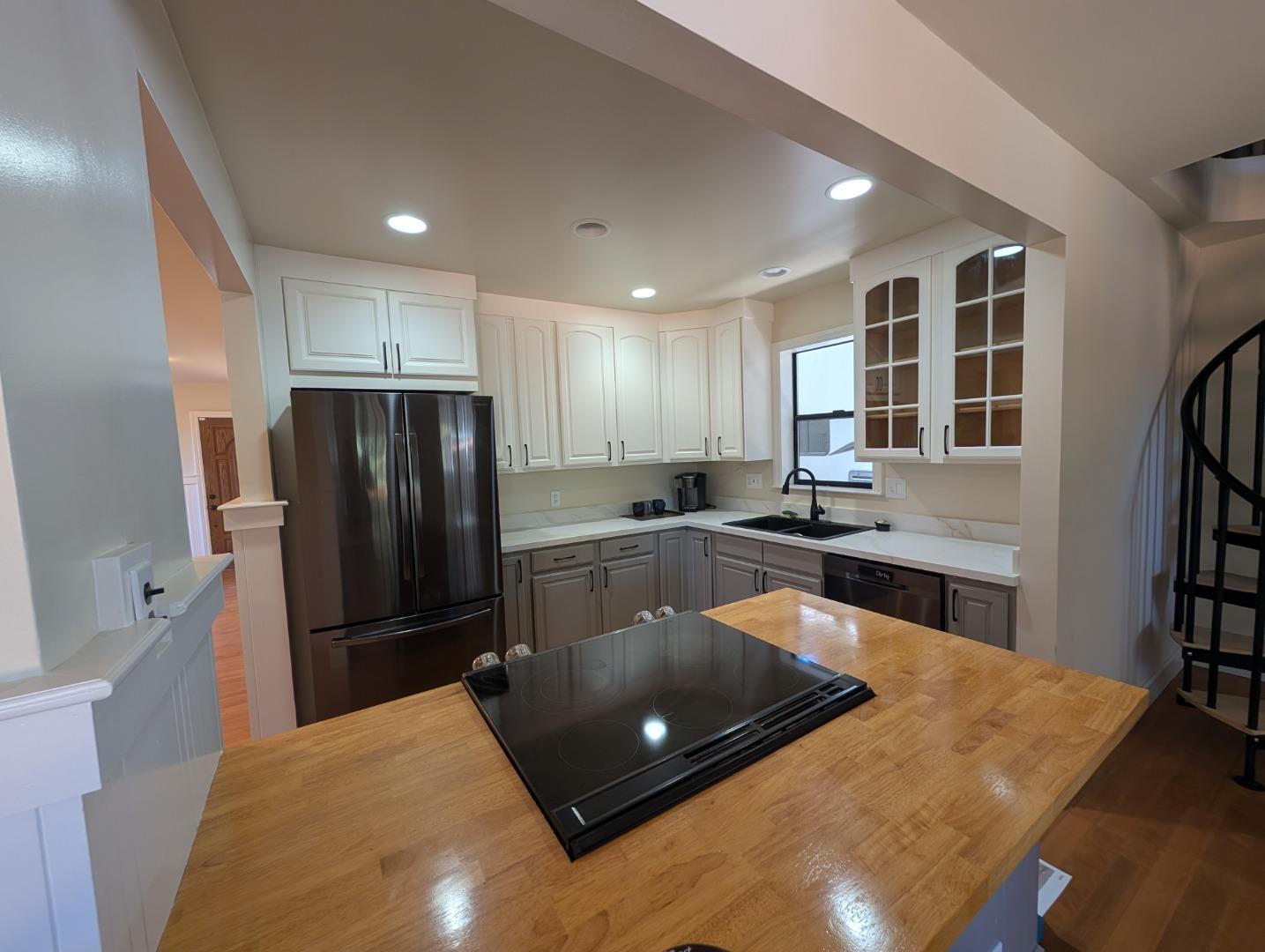 18143 Gloria Court photo 4