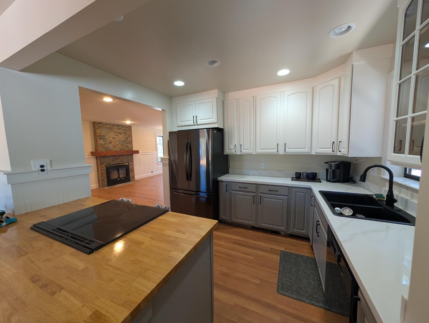 18143 Gloria Court photo 5