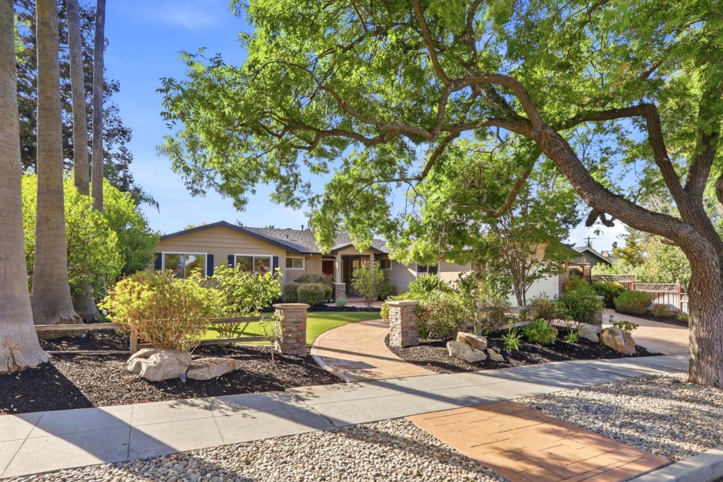227 Belgatos Road photo 4