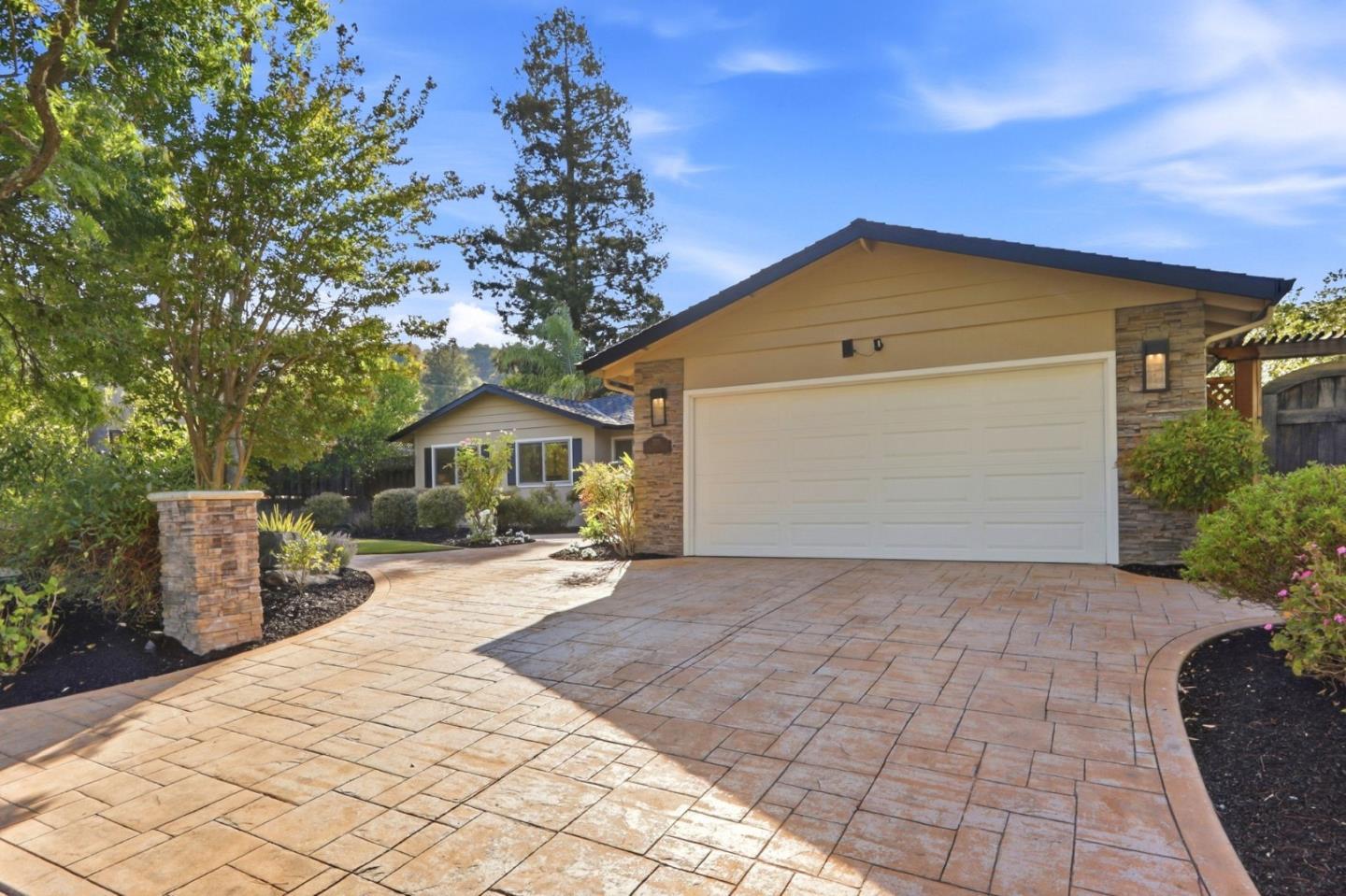 227 Belgatos Road photo 5