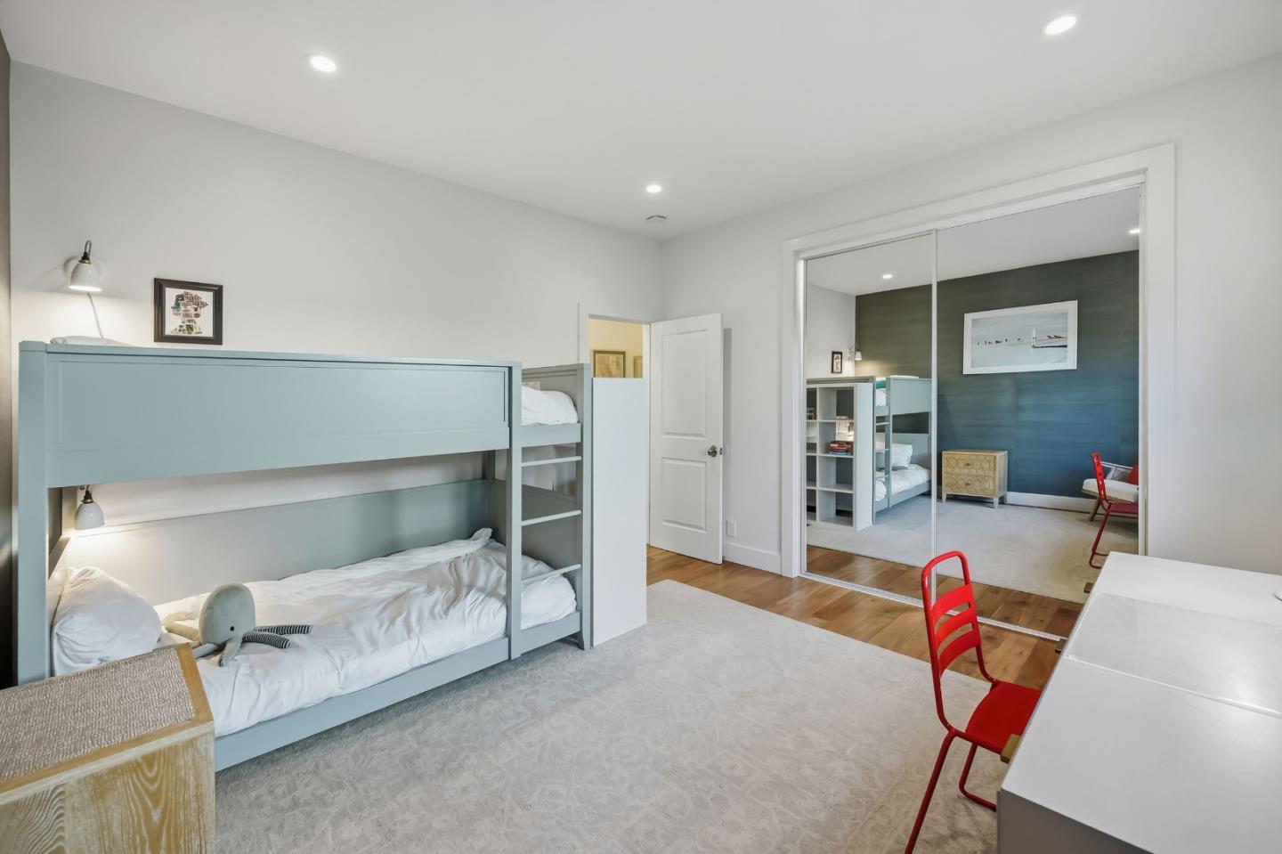 213 Myrtle Street photo 31