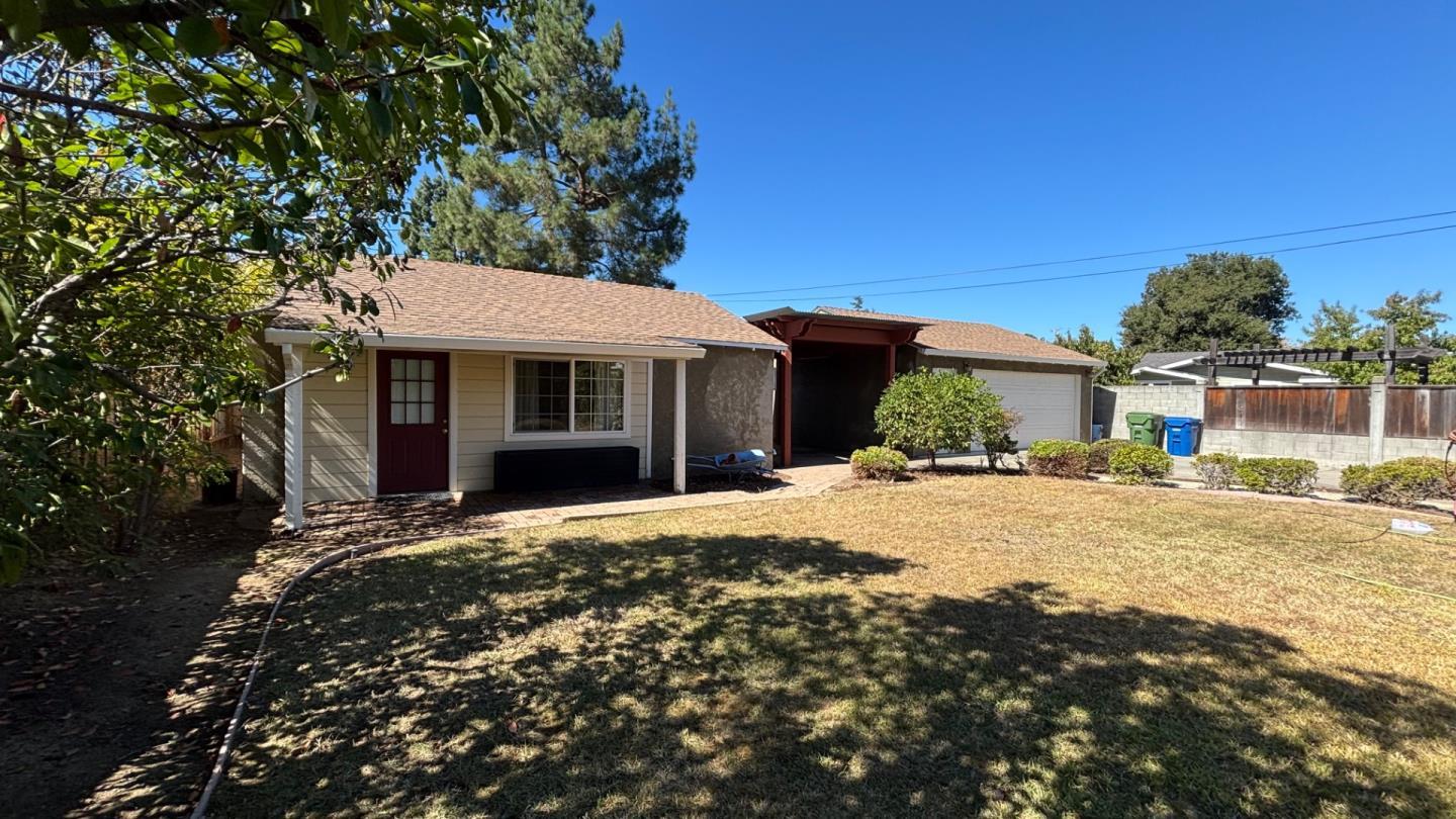 761 Margaret Lane photo 11