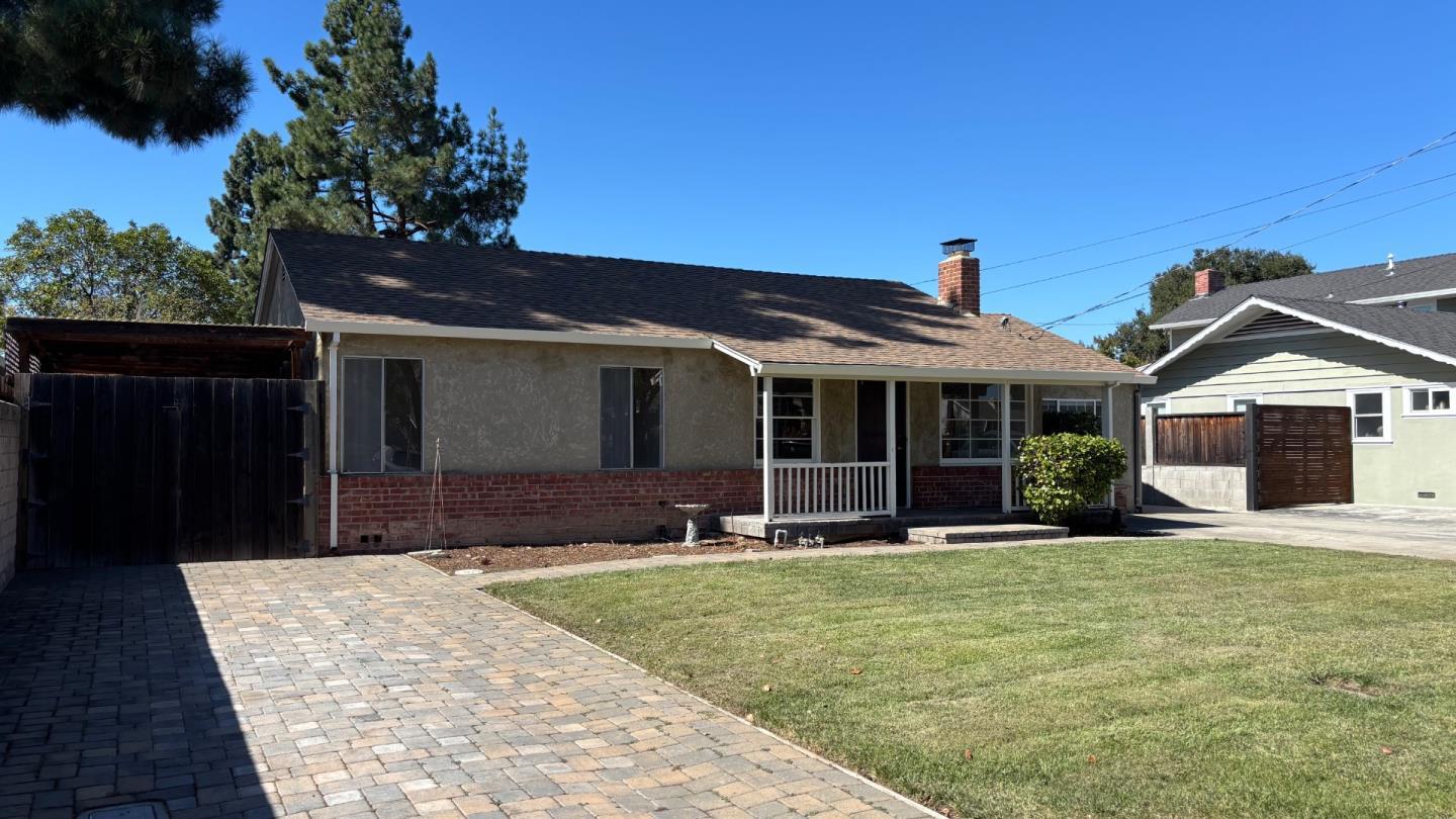 761 Margaret Lane photo 12