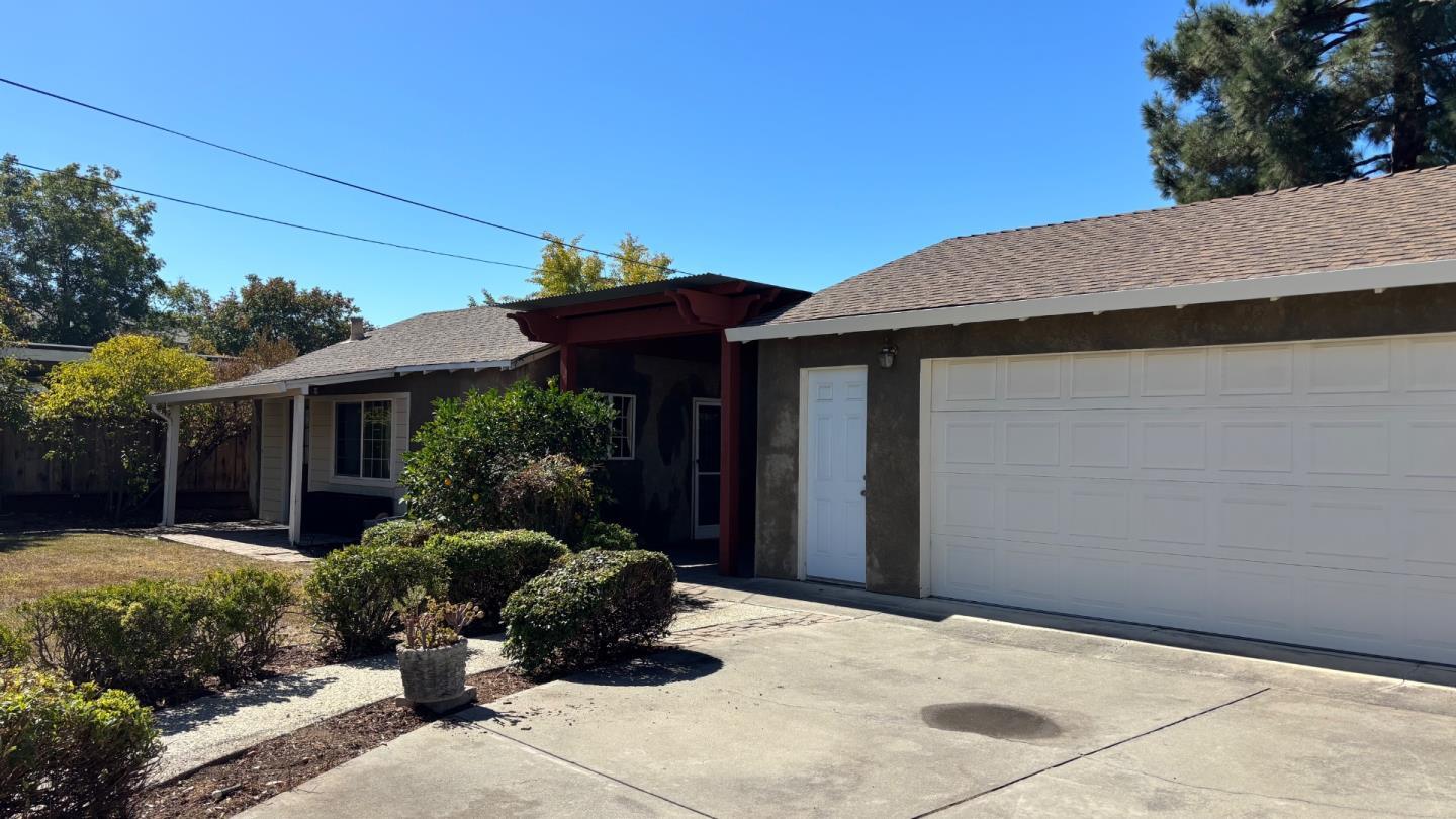 761 Margaret Lane photo 8