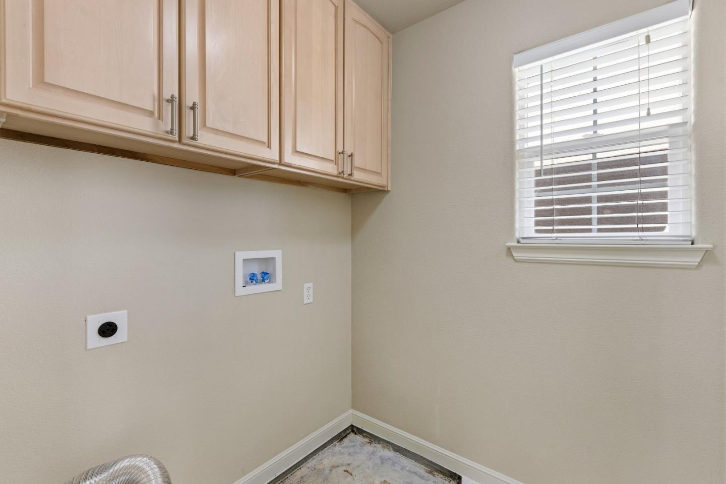 82 Dot Avenue photo 27