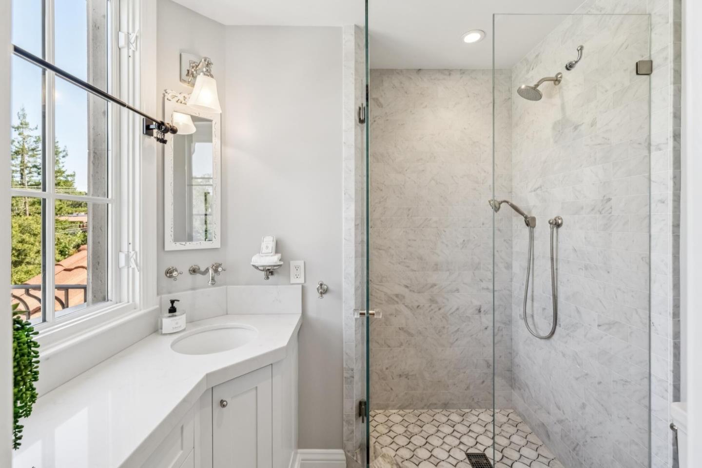38 Alpine Avenue photo 59