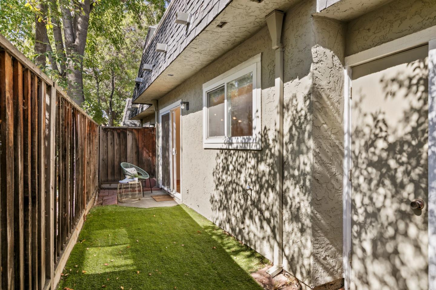67 Dot Avenue photo 23