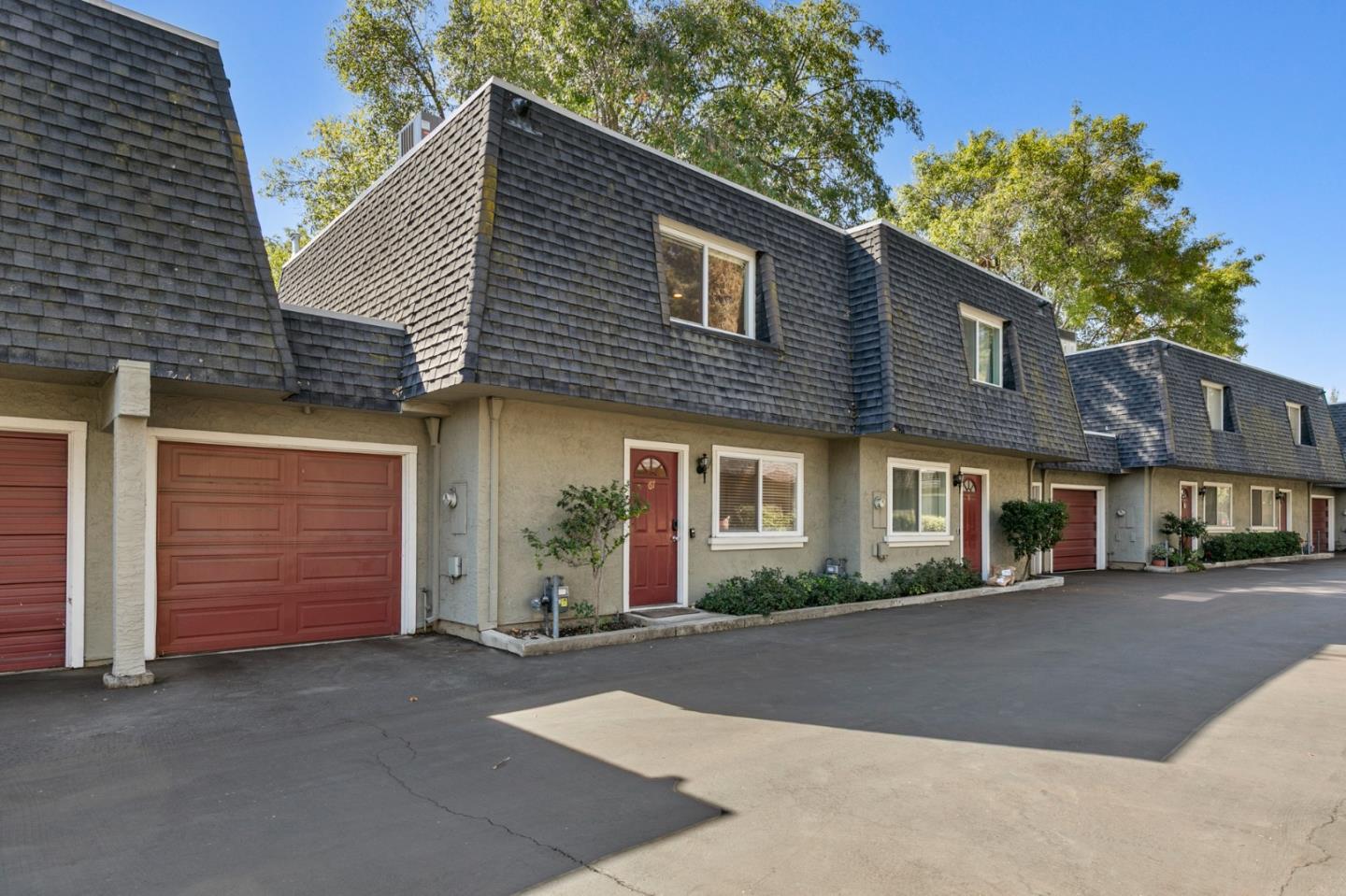 67 Dot Avenue photo 26