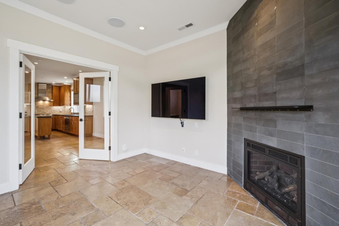 611 Myrtle Street photo 16