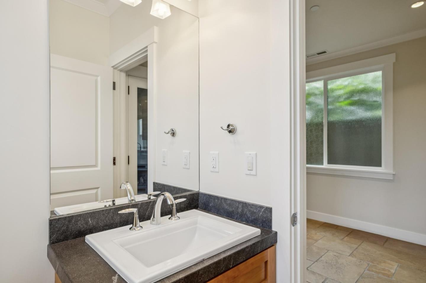 611 Myrtle Street photo 18