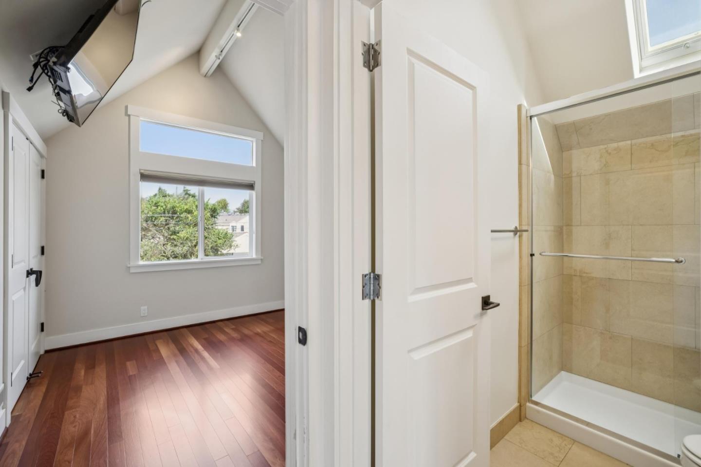 611 Myrtle Street photo 32