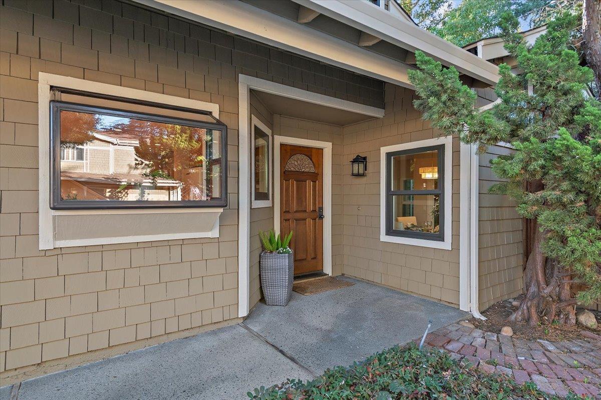 137 Redding Road #A photo 2