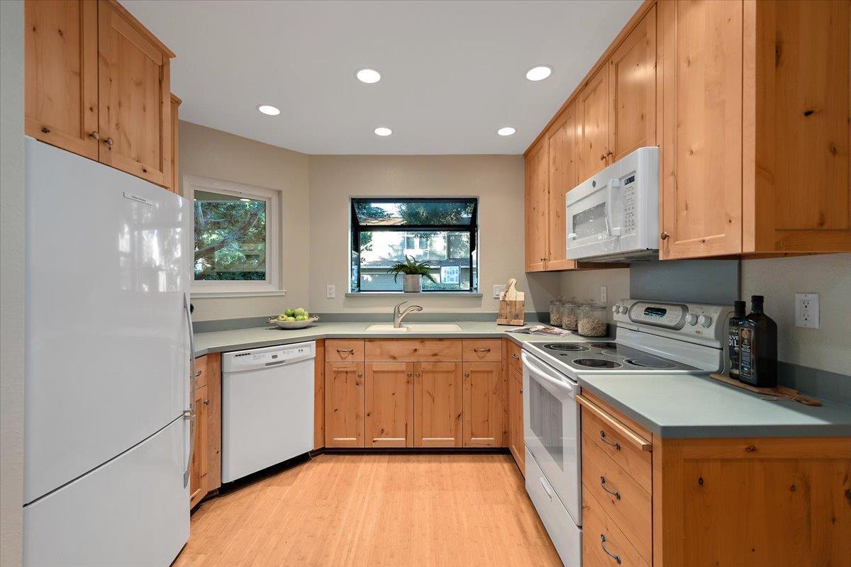 137 Redding Road #A photo 7
