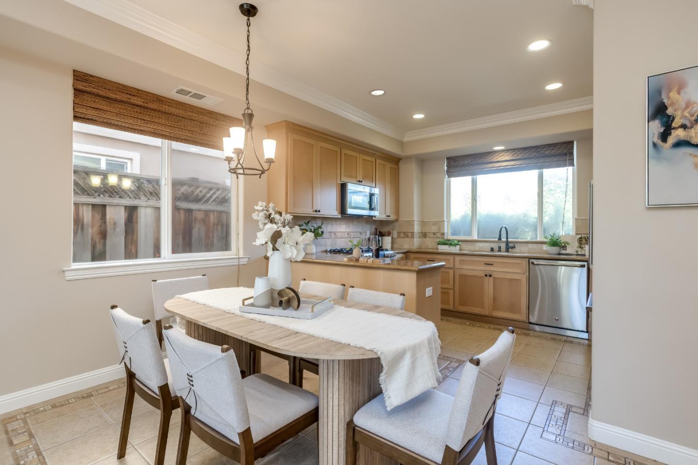 106 George Court photo 6