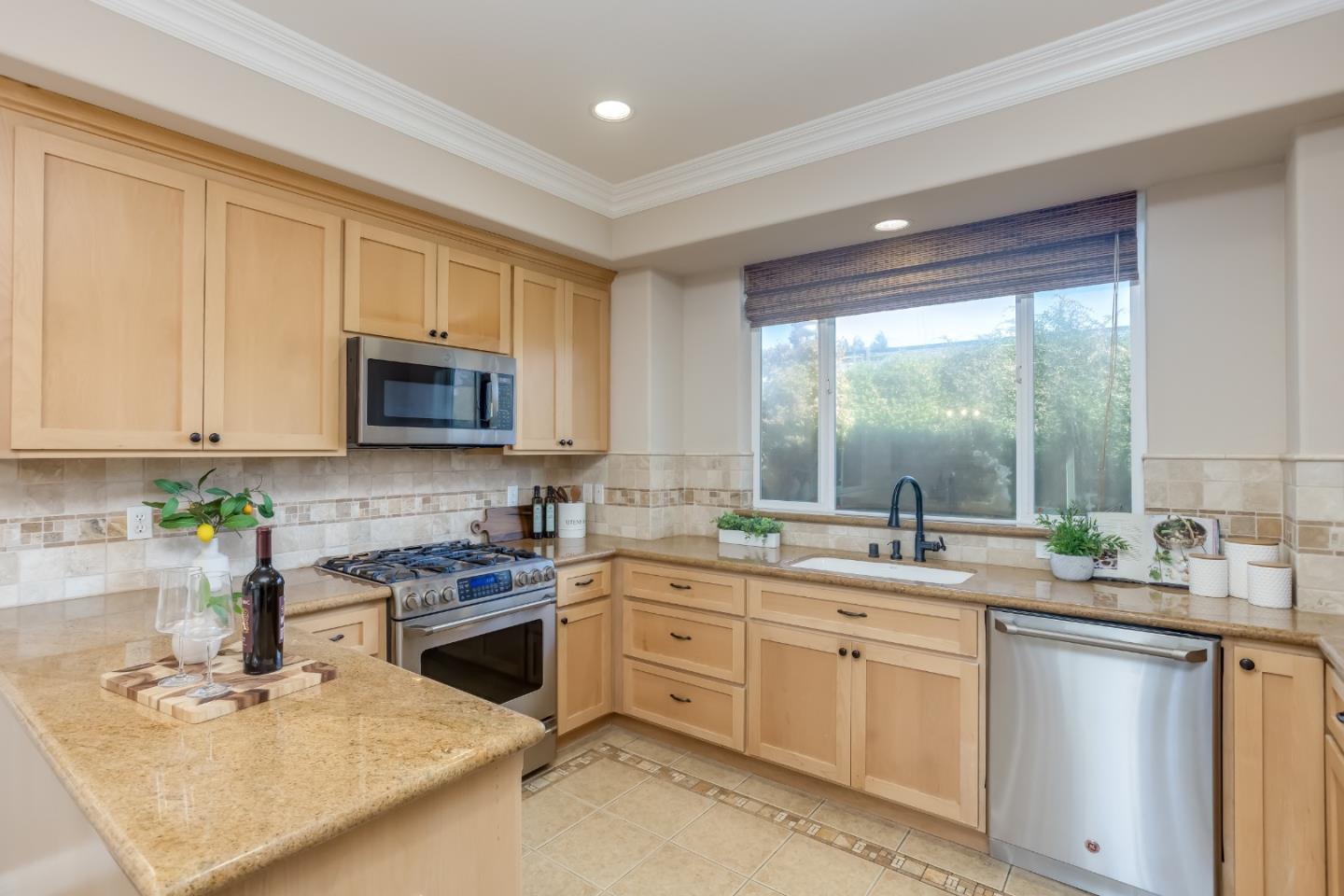 106 George Court photo 10
