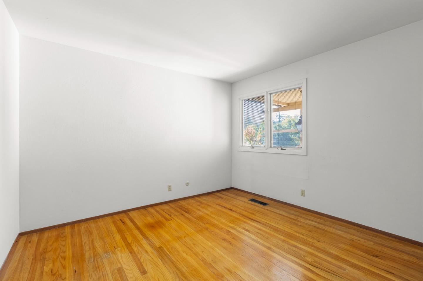 13158 Stewart Court photo 28