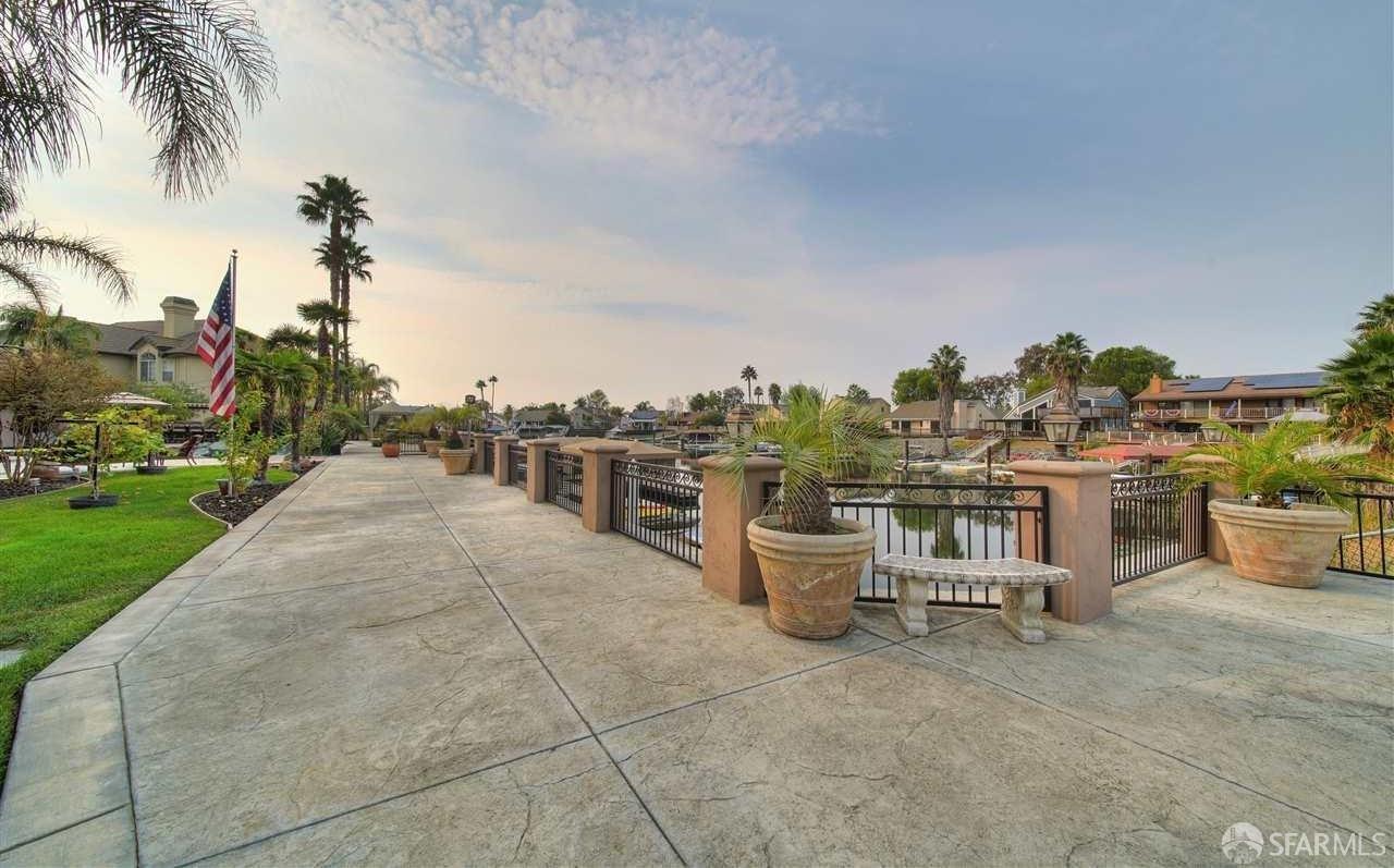 2200 Sunset Point #2210 photo 32