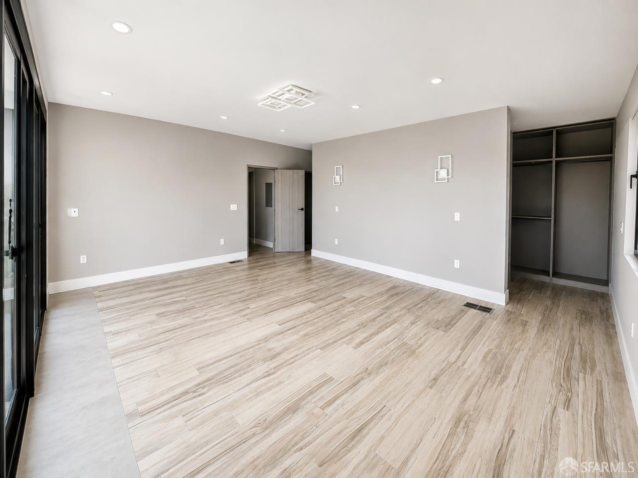 380 Medio Avenue photo 21