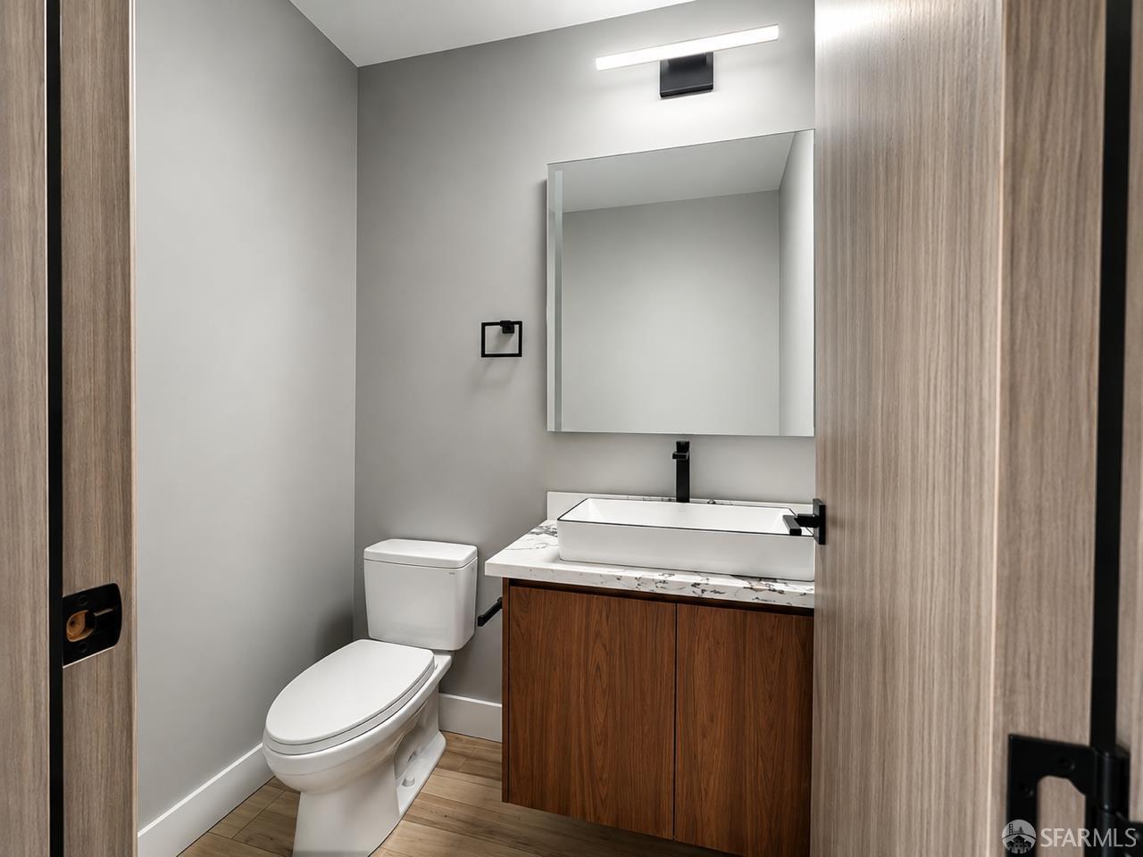 380 Medio Avenue photo 37